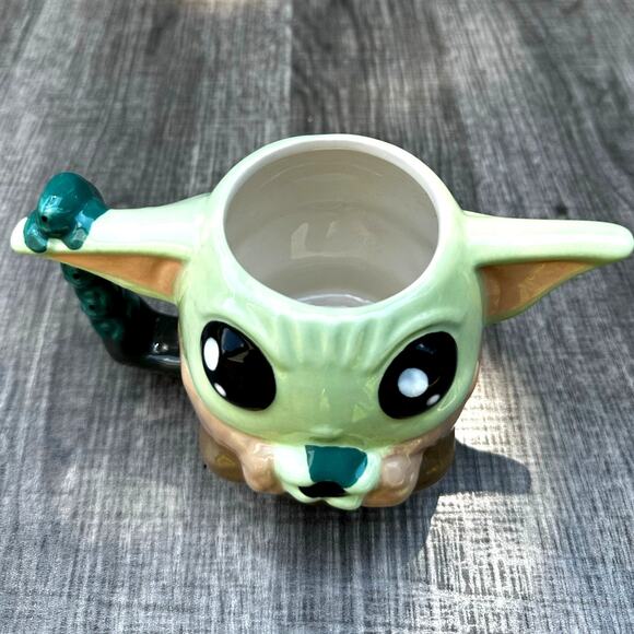 Star Wars Baby Yoda (Grogu) Hand Painted Three-Dimensional Coffee Tea Mug Zak! - Picture 2 of 4